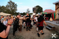 090419_48_168X0A6325