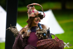 HexeRoxana120823_0001