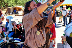 081214_49_208X0A4034